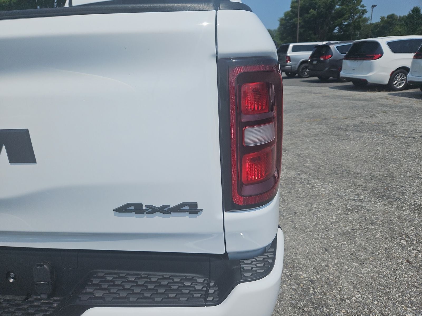 2026 RAM 1500 RAM 1500 EXPRESS CREW CAB 4X4 5'7' BOX
