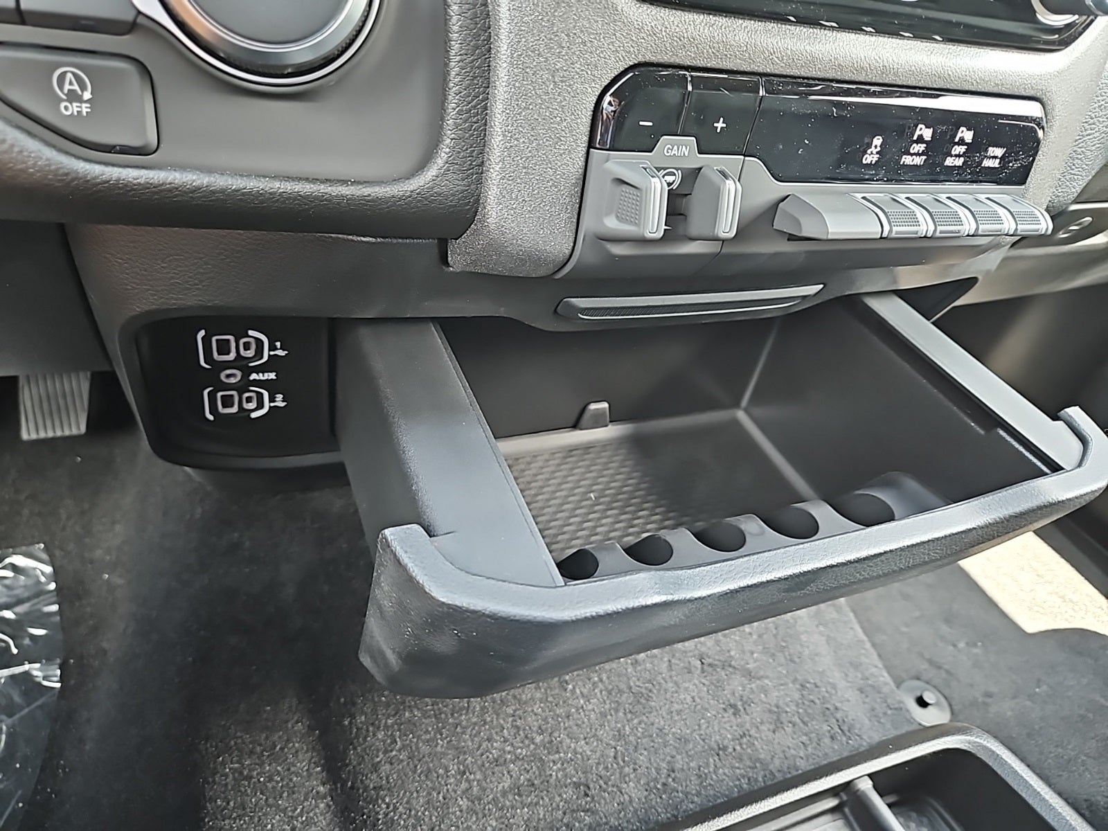 2025 RAM Ram 1500 RAM 1500 TRADESMAN CREW CAB 4X4 5'7' BOX