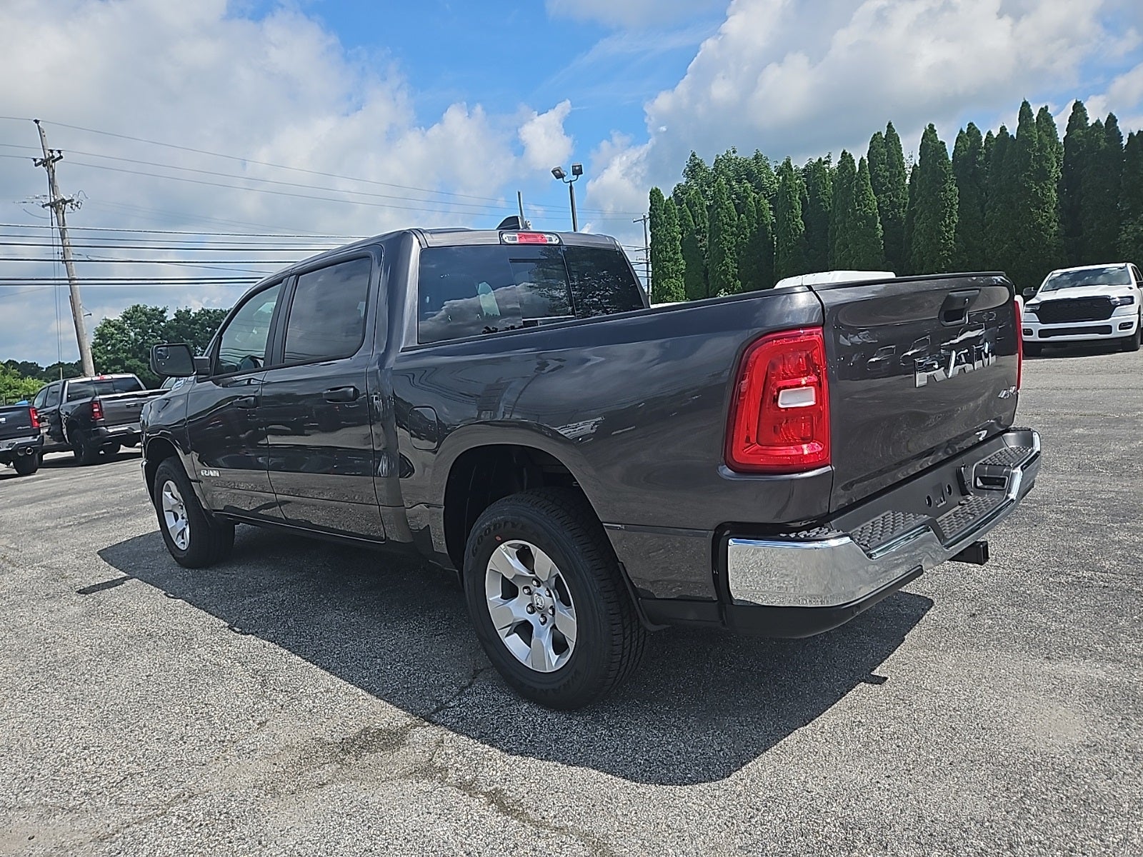 2025 RAM Ram 1500 RAM 1500 TRADESMAN CREW CAB 4X4 5'7' BOX
