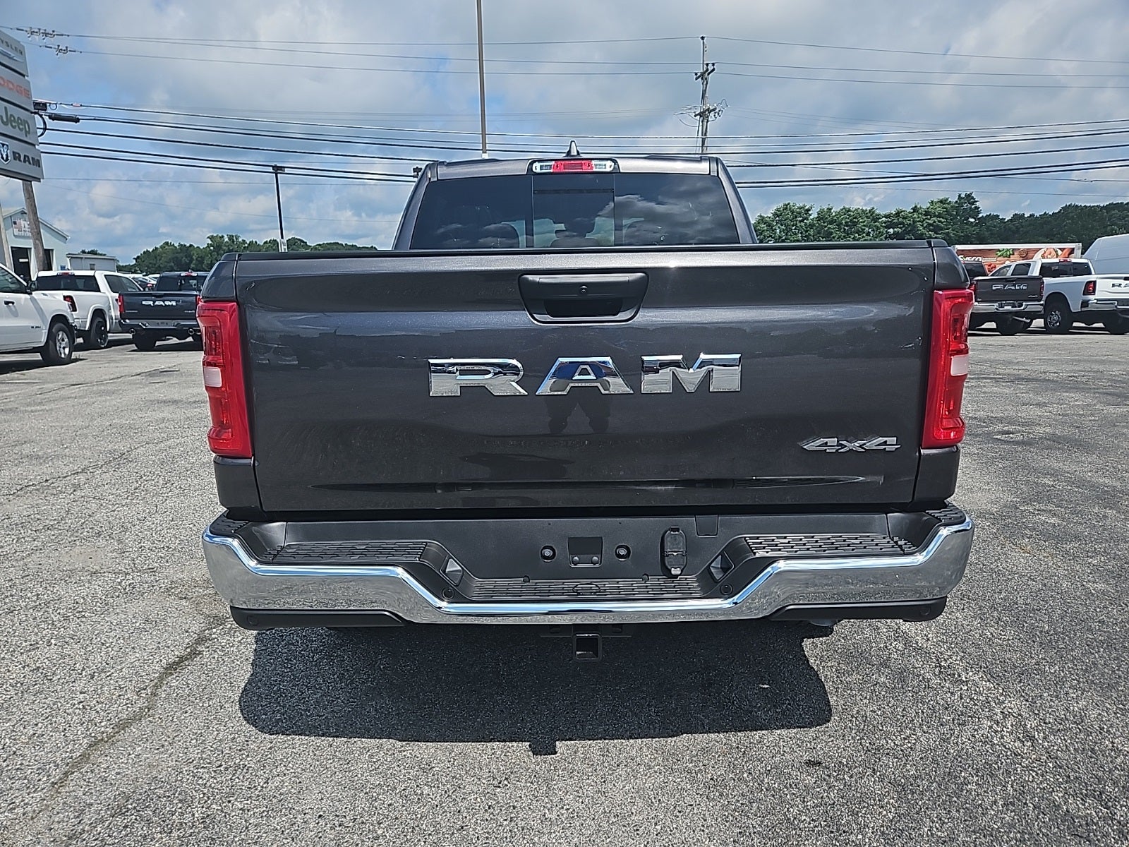 2025 RAM Ram 1500 RAM 1500 TRADESMAN CREW CAB 4X4 5'7' BOX