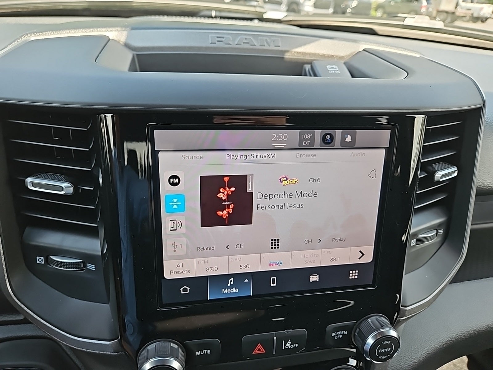 2025 RAM Ram 1500 RAM 1500 TRADESMAN CREW CAB 4X4 5'7' BOX