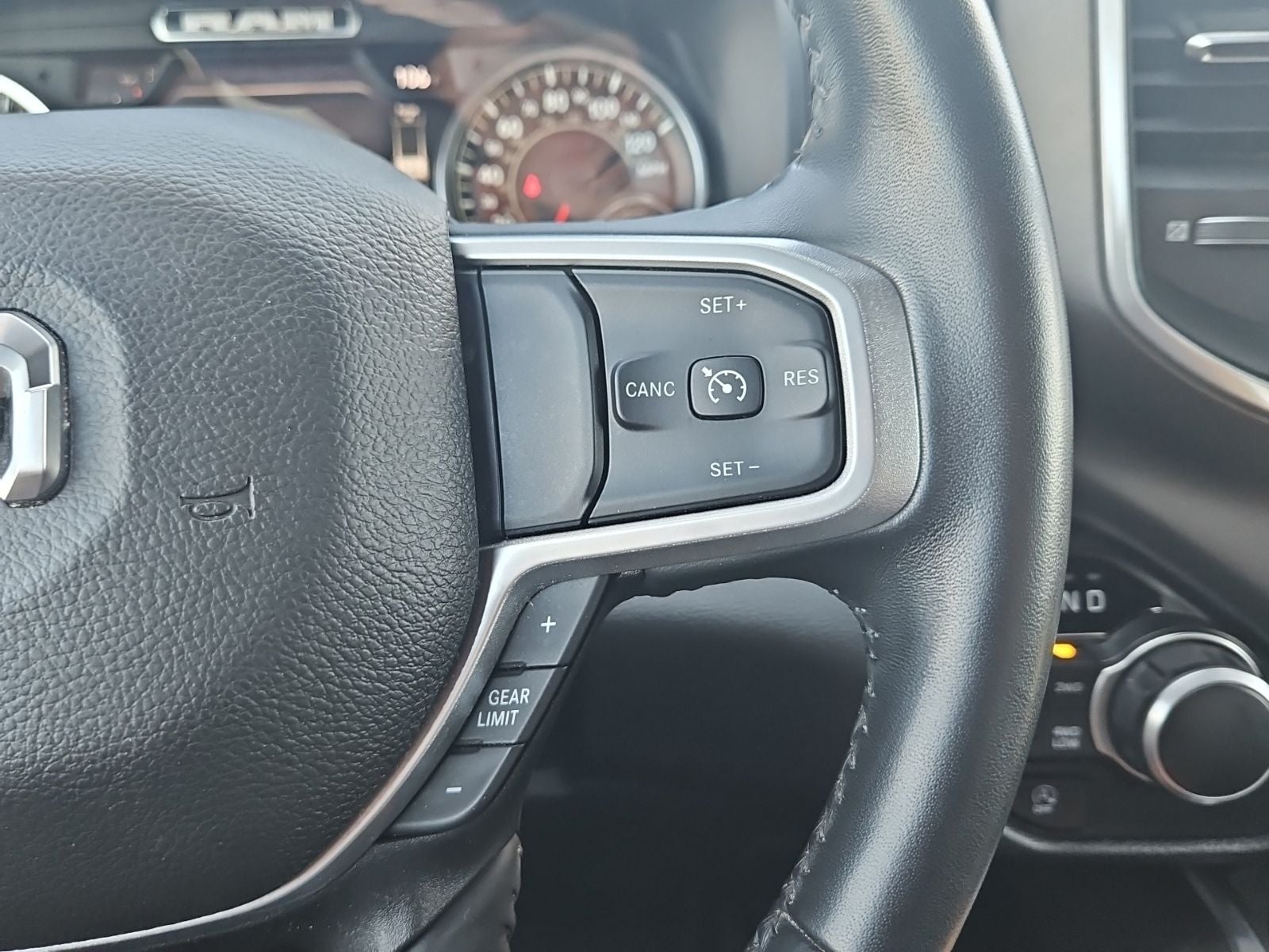 2022 RAM 1500 Big Horn Crew Cab 4x4 5'7' Box