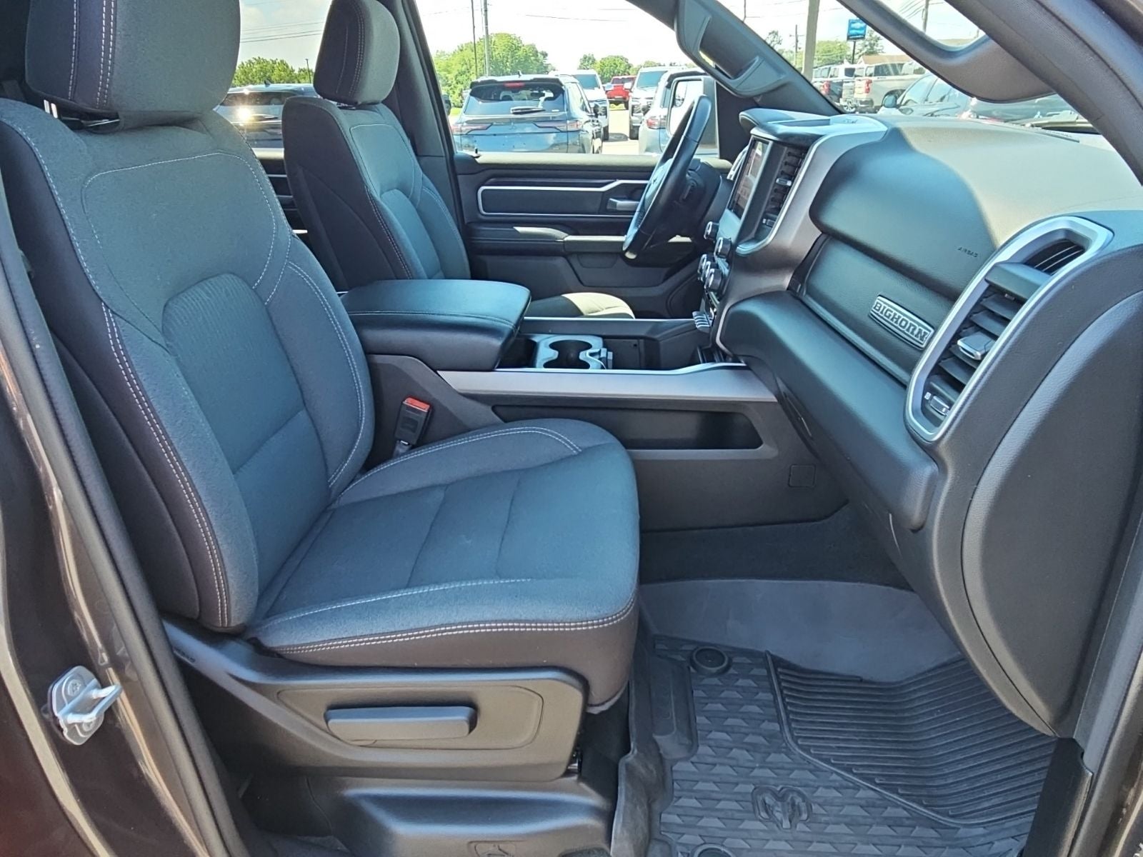 2022 RAM 1500 Big Horn Crew Cab 4x4 5'7' Box