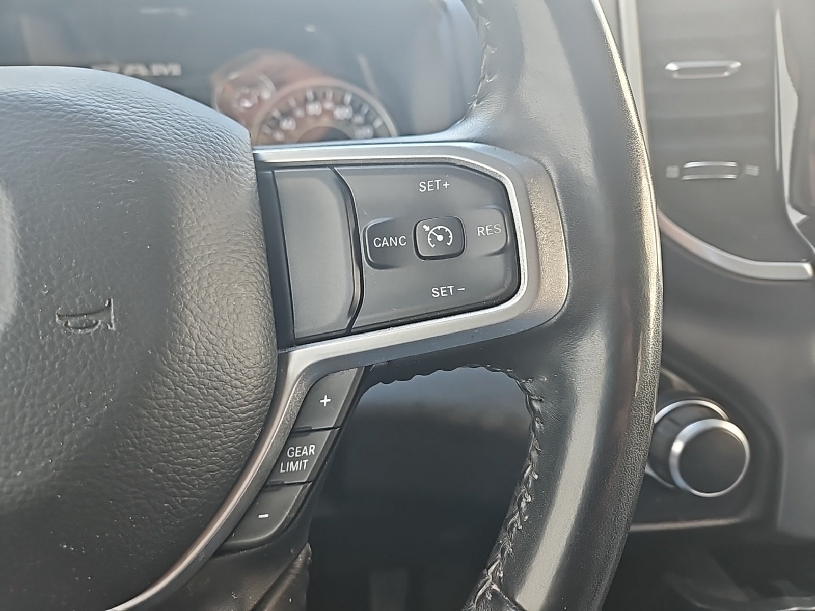 2020 RAM 1500 Big Horn Crew Cab 4x4 5'7' Box