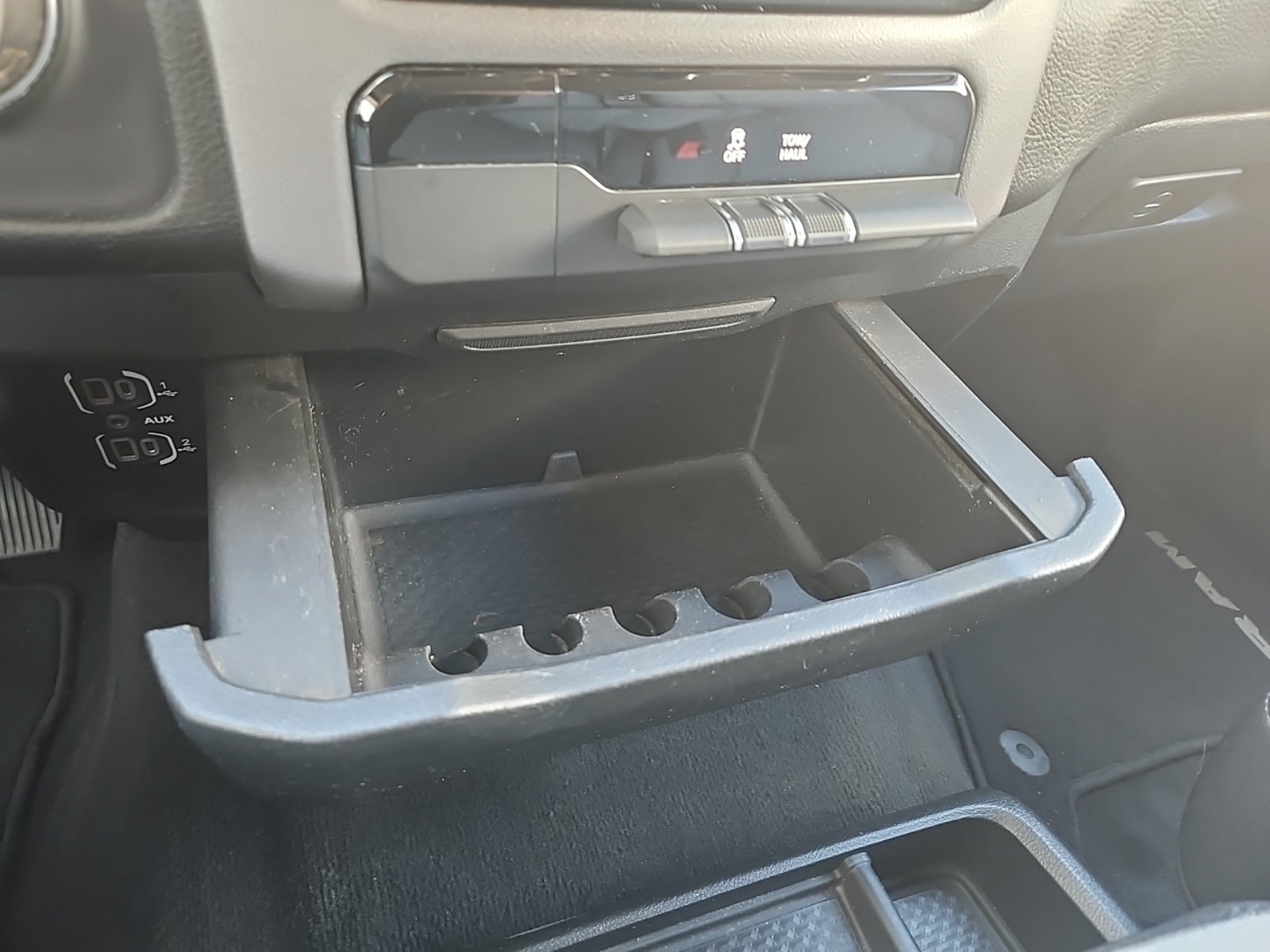 2020 RAM 1500 Big Horn Crew Cab 4x4 5'7' Box