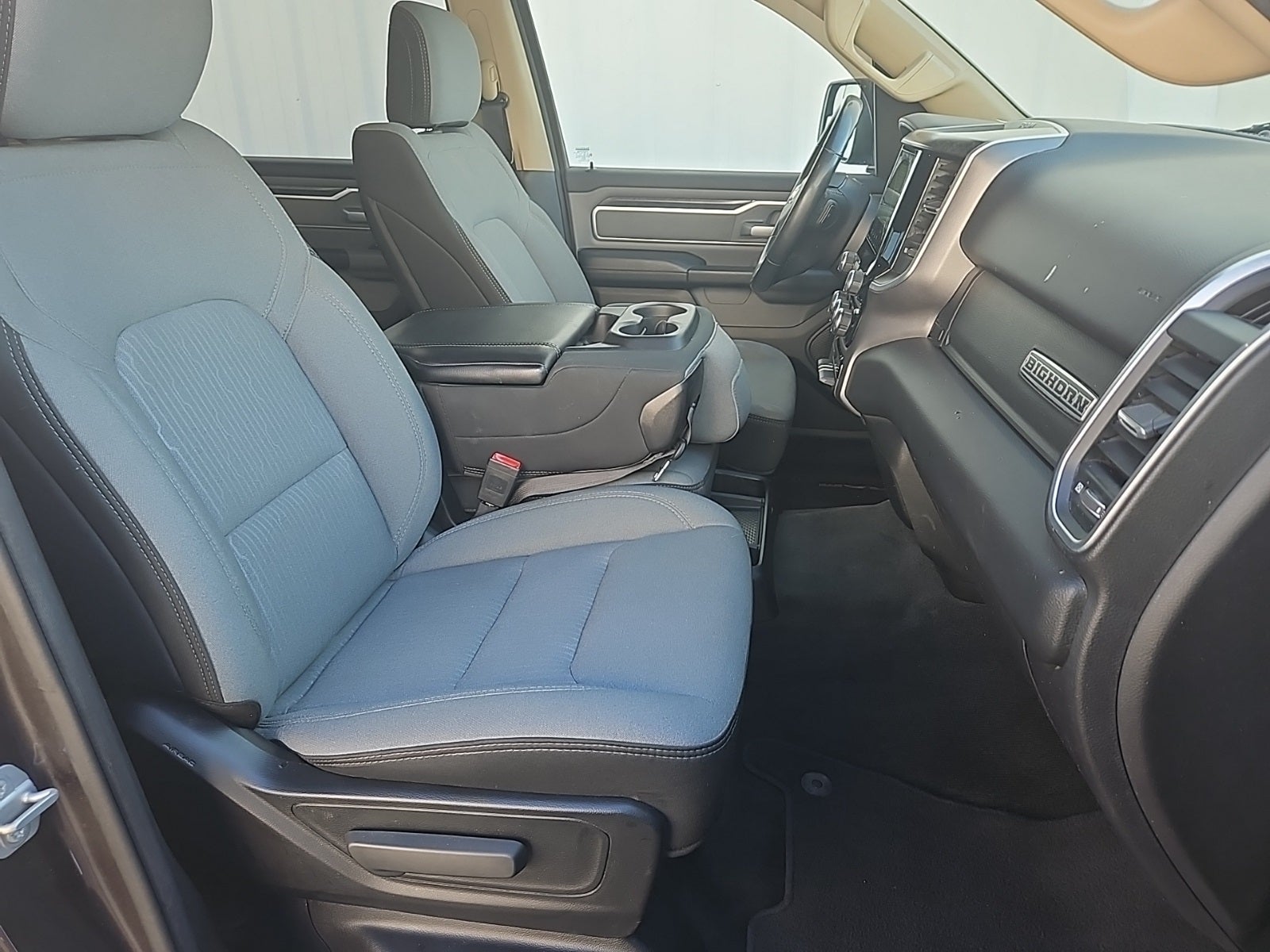 2020 RAM 1500 Big Horn Crew Cab 4x4 5'7' Box