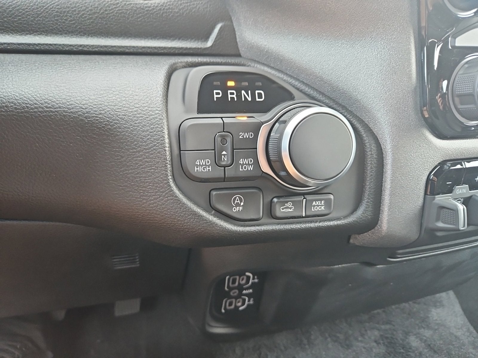 2027 RAM Ram 1500 RAM 1500 WARLOCK CREW CAB 4X4 5'7' BOX