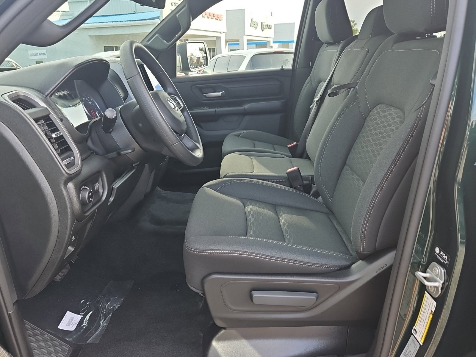2027 RAM Ram 1500 RAM 1500 WARLOCK CREW CAB 4X4 5'7' BOX