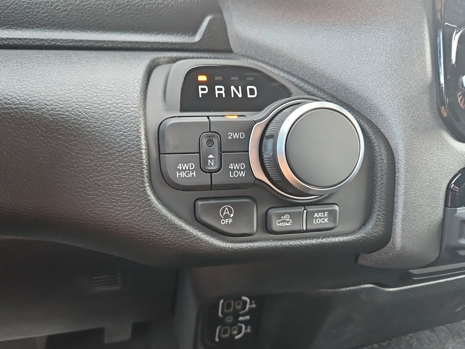 2027 RAM Ram 1500 RAM 1500 WARLOCK CREW CAB 4X4 5'7' BOX