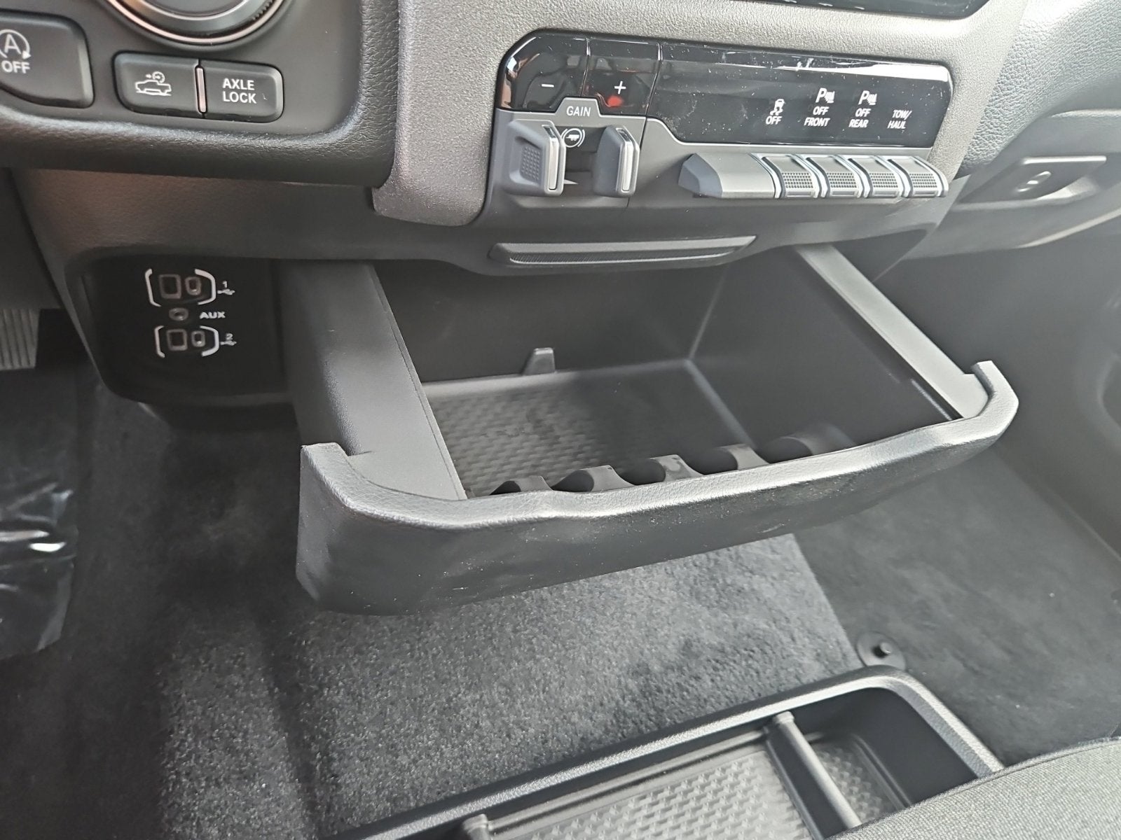 2027 RAM Ram 1500 RAM 1500 WARLOCK CREW CAB 4X4 5'7' BOX
