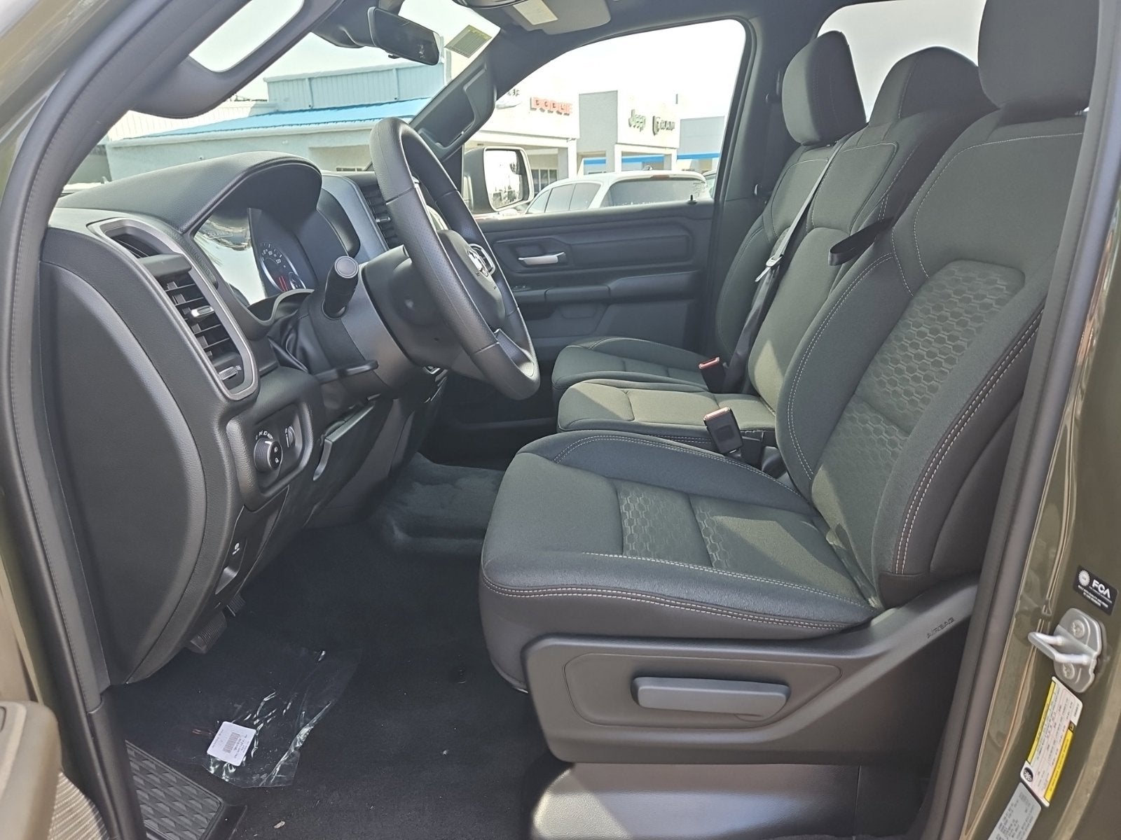 2027 RAM Ram 1500 RAM 1500 WARLOCK CREW CAB 4X4 5'7' BOX