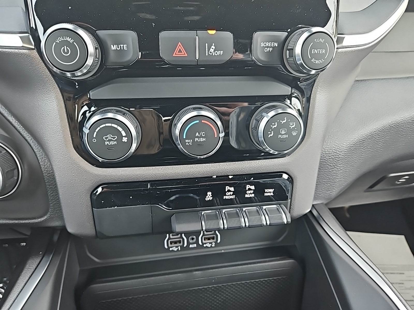 2026 RAM Ram 1500 RAM 1500 EXPRESS CREW CAB 4X4 5'7' BOX