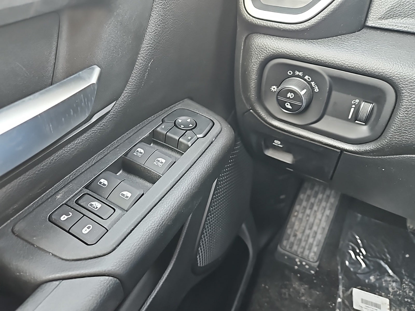 2026 RAM Ram 1500 RAM 1500 EXPRESS CREW CAB 4X4 5'7' BOX