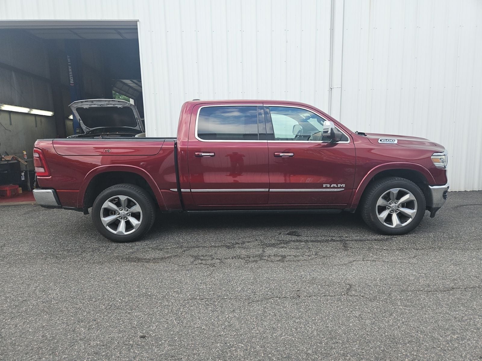 2022 RAM 1500 Limited Crew Cab 4x4 5'7' Box