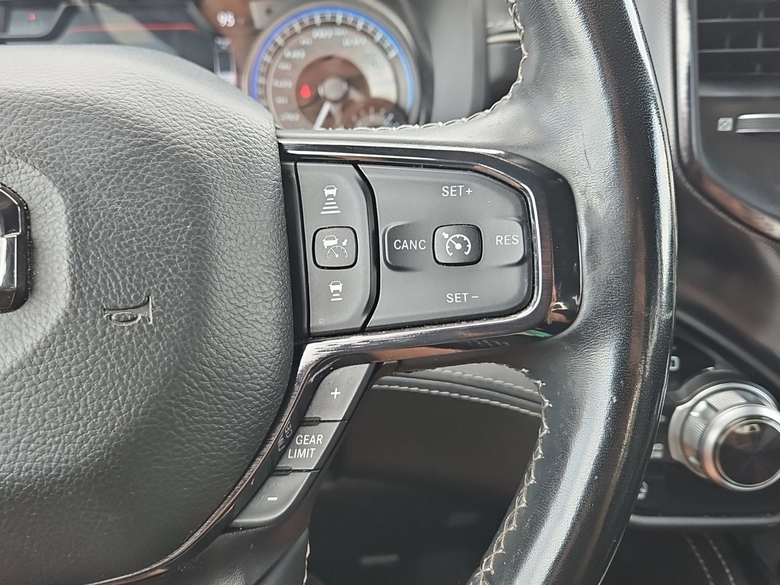 2022 RAM 1500 Limited Crew Cab 4x4 5'7' Box
