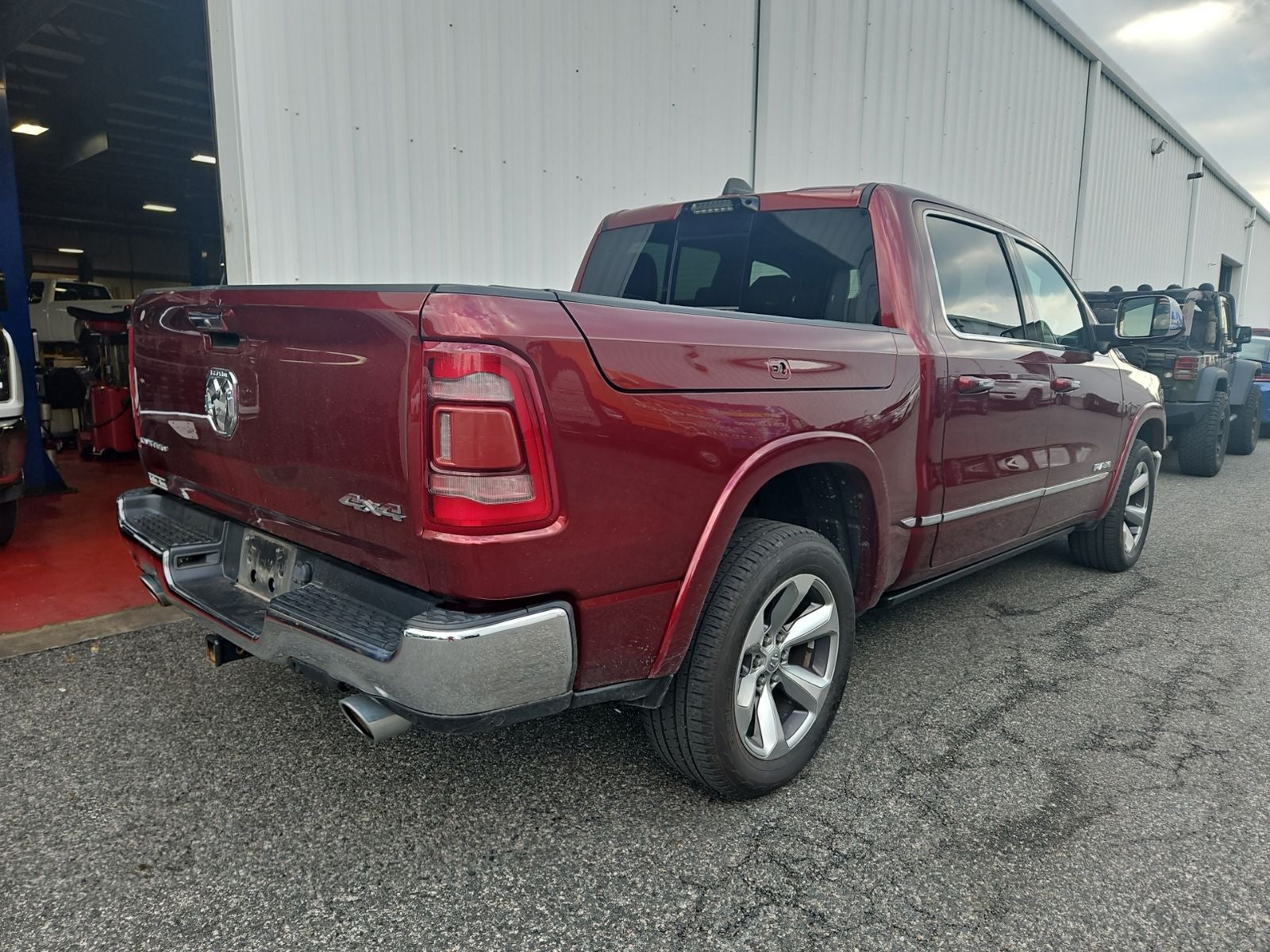 2022 RAM 1500 Limited Crew Cab 4x4 5'7' Box