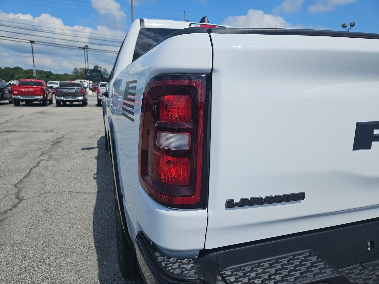 2026 RAM Ram 1500 RAM 1500 LARAMIE CREW CAB 4X4 5'7' BOX