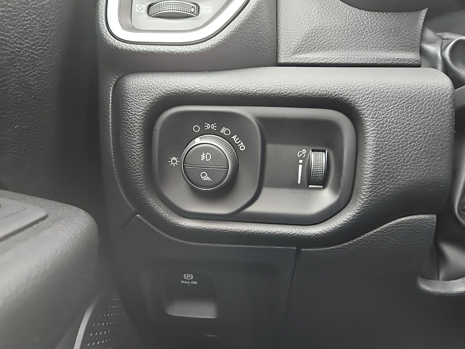 2024 RAM 1500 Big Horn Crew Cab 4x4 6'4' Box