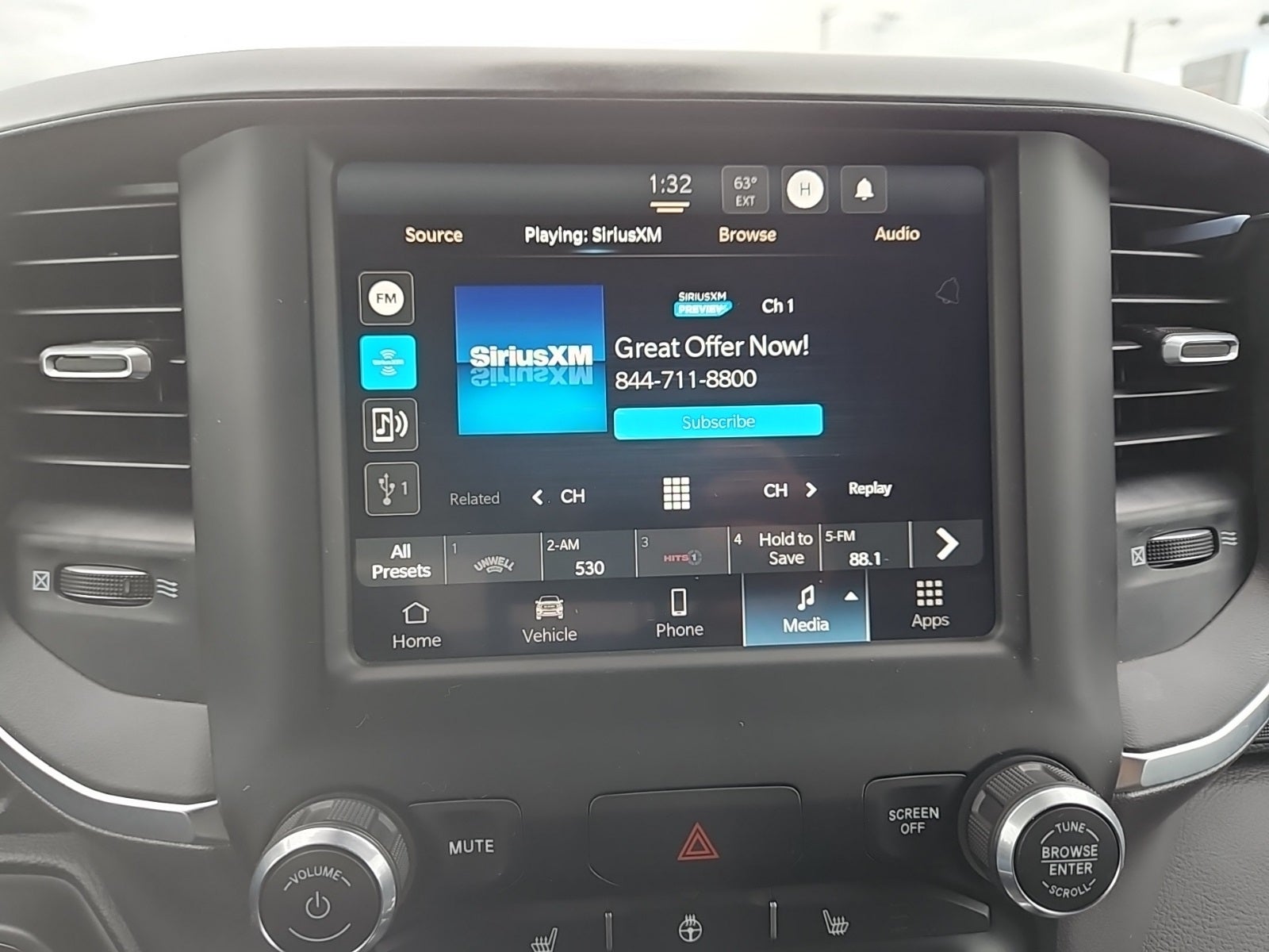 2024 RAM 1500 Big Horn Crew Cab 4x4 6'4' Box