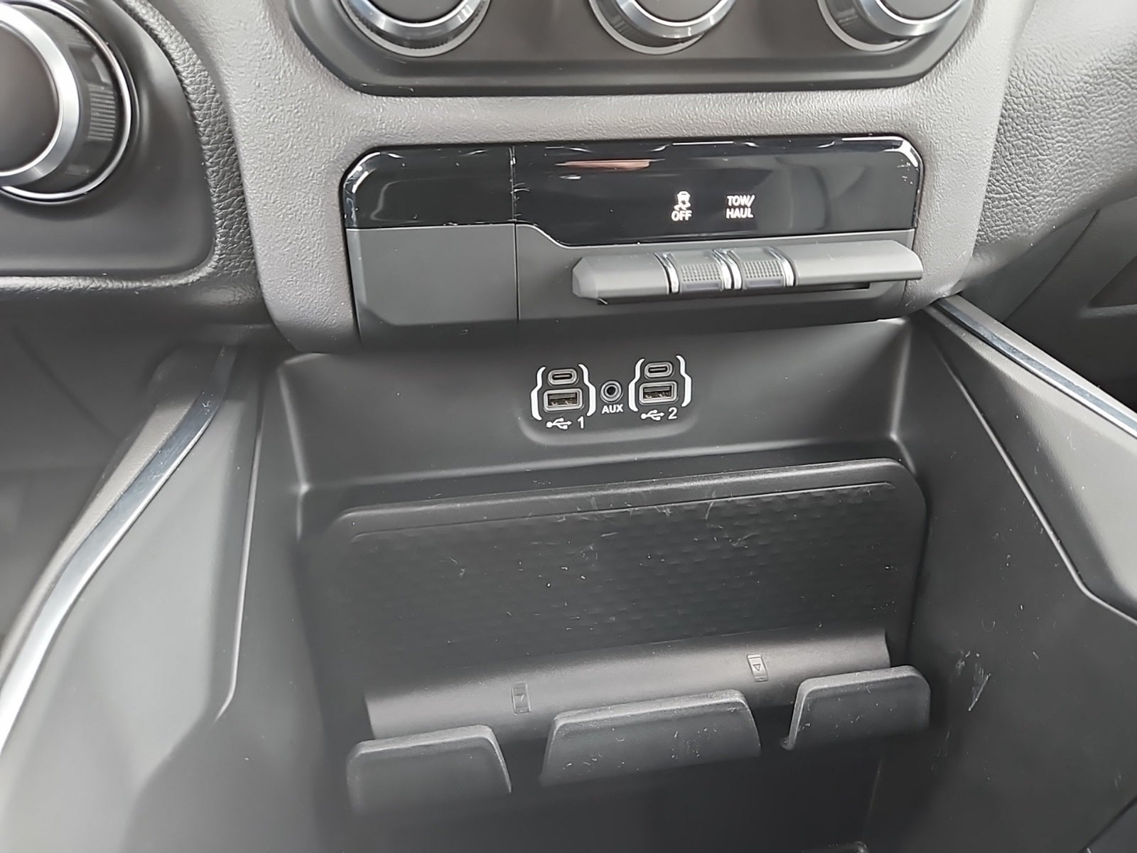 2024 RAM 1500 Big Horn Crew Cab 4x4 6'4' Box