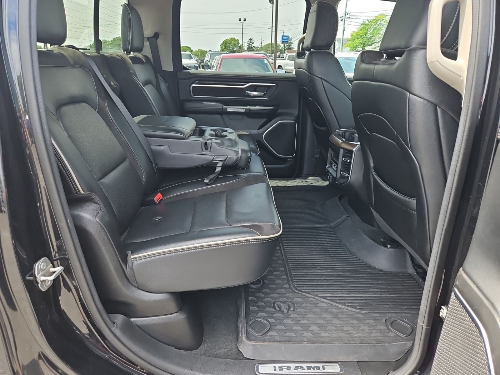2022 RAM 1500 Laramie Crew Cab 4x4 6'4' Box