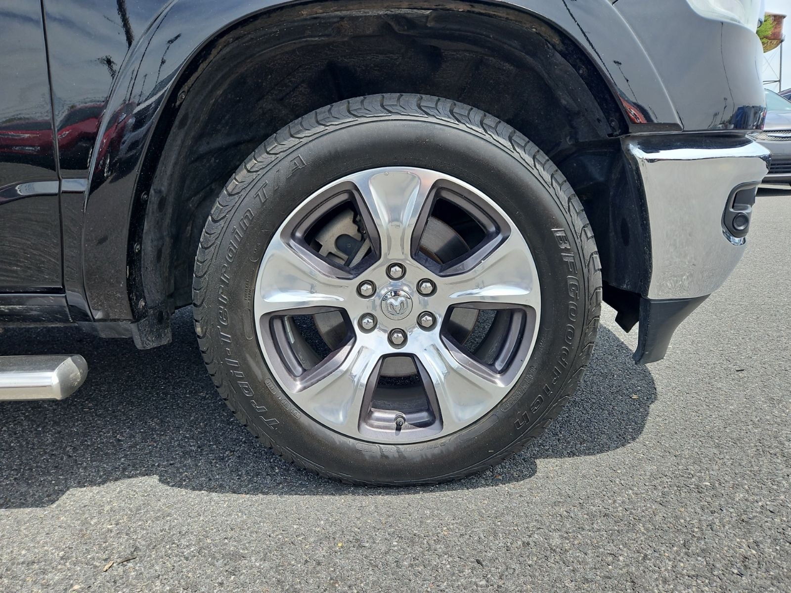 2022 RAM 1500 Laramie Crew Cab 4x4 6'4' Box