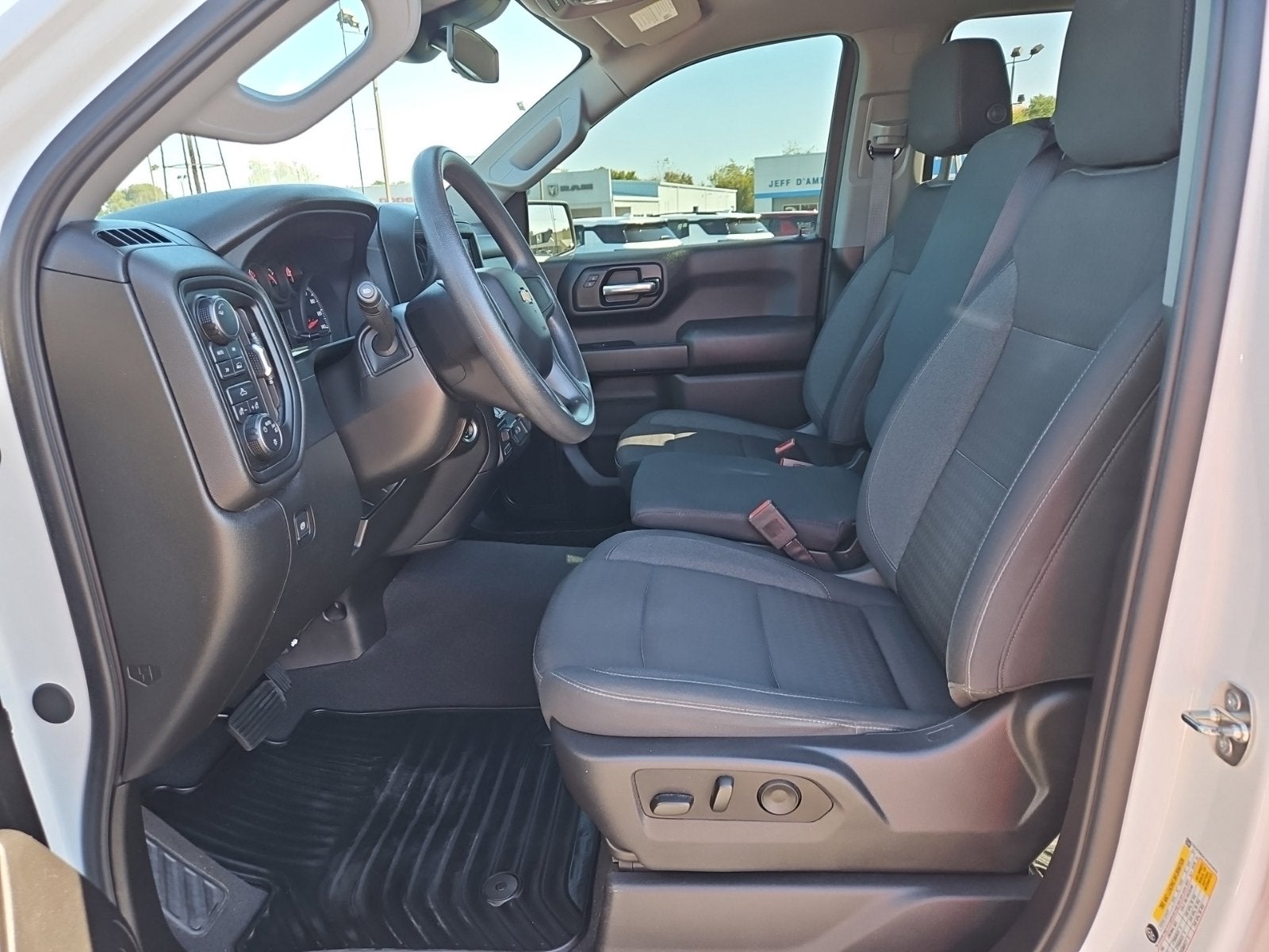 2024 Chevrolet Silverado 1500 4WD Crew Cab Short Bed Custom