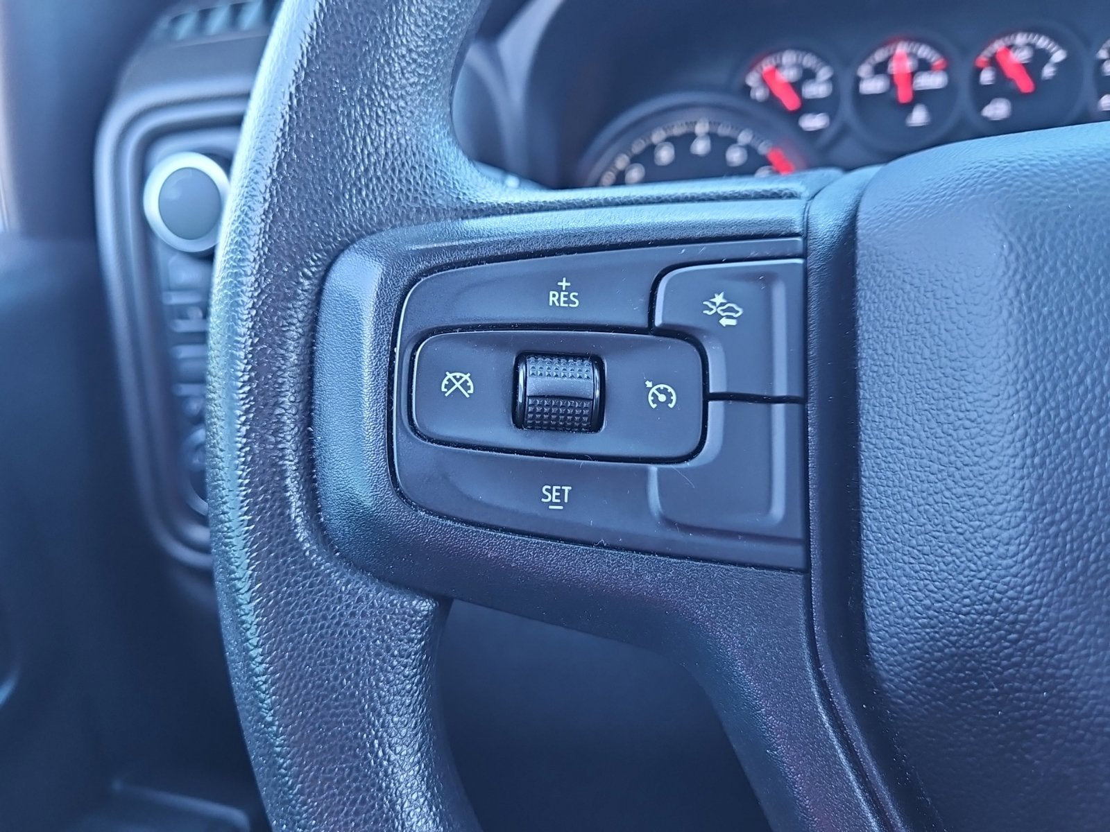 2024 Chevrolet Silverado 1500 4WD Crew Cab Short Bed Custom