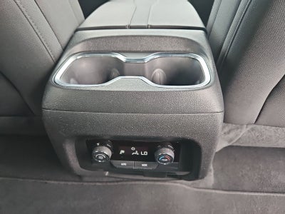 2024 Chevrolet Traverse FWD LT
