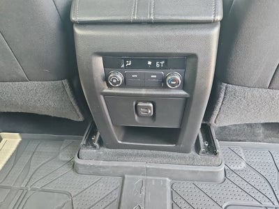 2023 Chevrolet Traverse AWD LT Cloth
