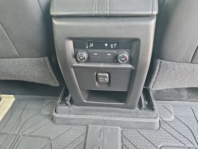 2023 Chevrolet Traverse AWD LT Cloth