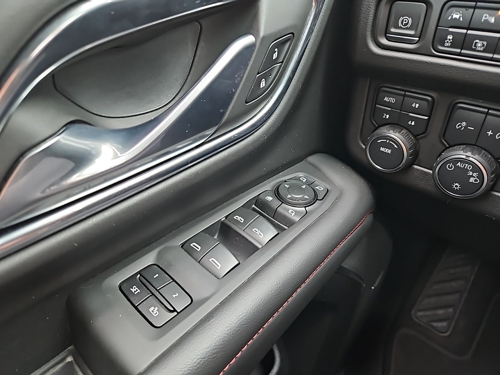 2023 Chevrolet Tahoe 4WD RST