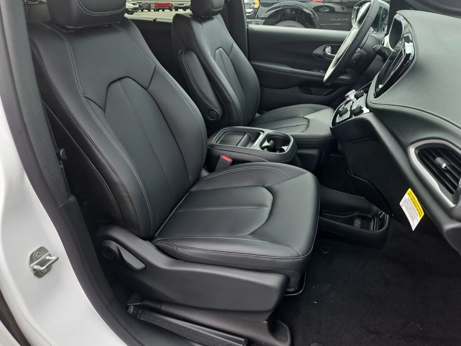 2027 Chrysler Pacifica PACIFICA SELECT