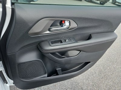 2027 Chrysler Pacifica PACIFICA SELECT