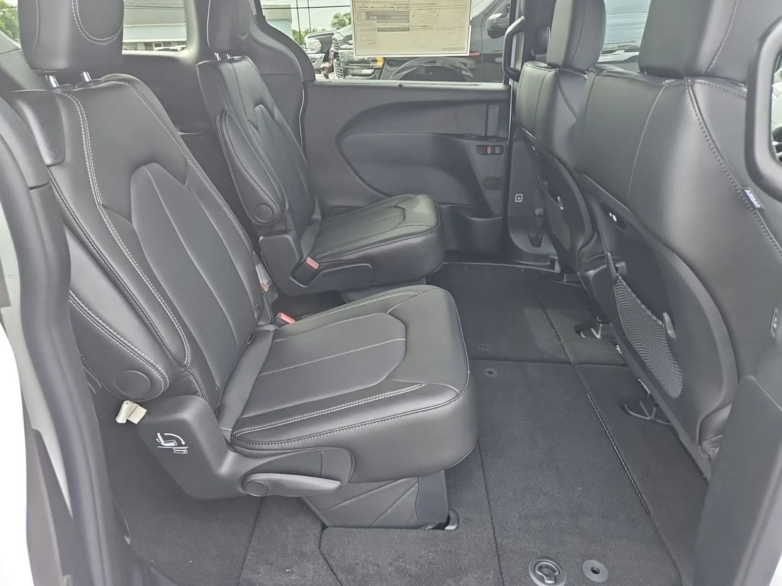 2027 Chrysler Pacifica PACIFICA SELECT