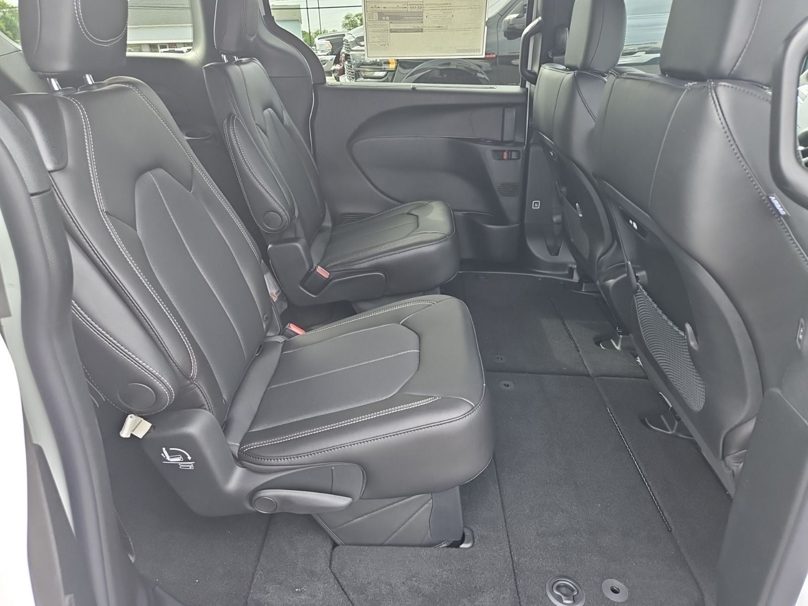 2027 Chrysler Pacifica PACIFICA SELECT