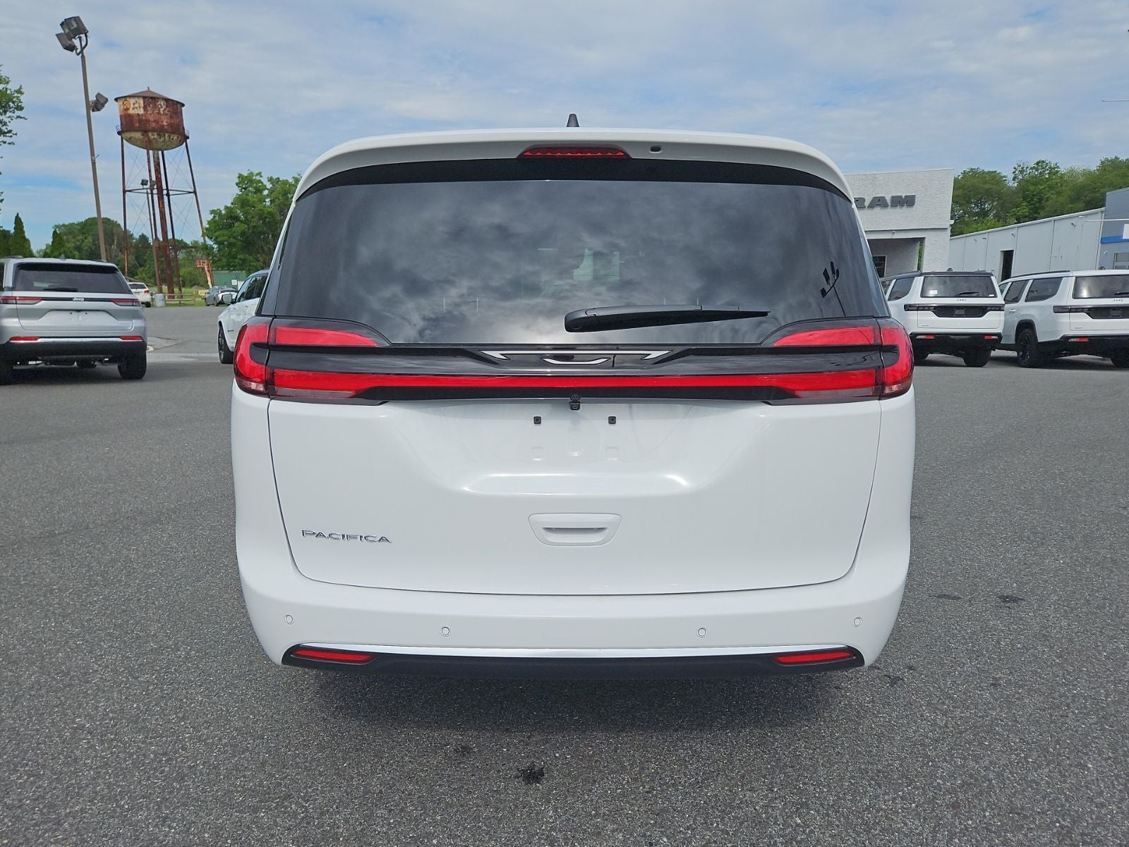 2027 Chrysler Pacifica PACIFICA SELECT