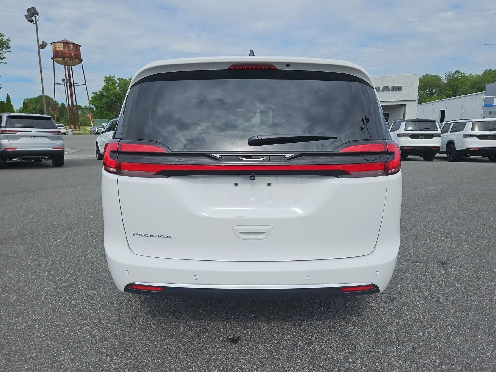 2027 Chrysler Pacifica PACIFICA SELECT