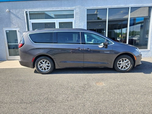 2020 Chrysler Voyager LX