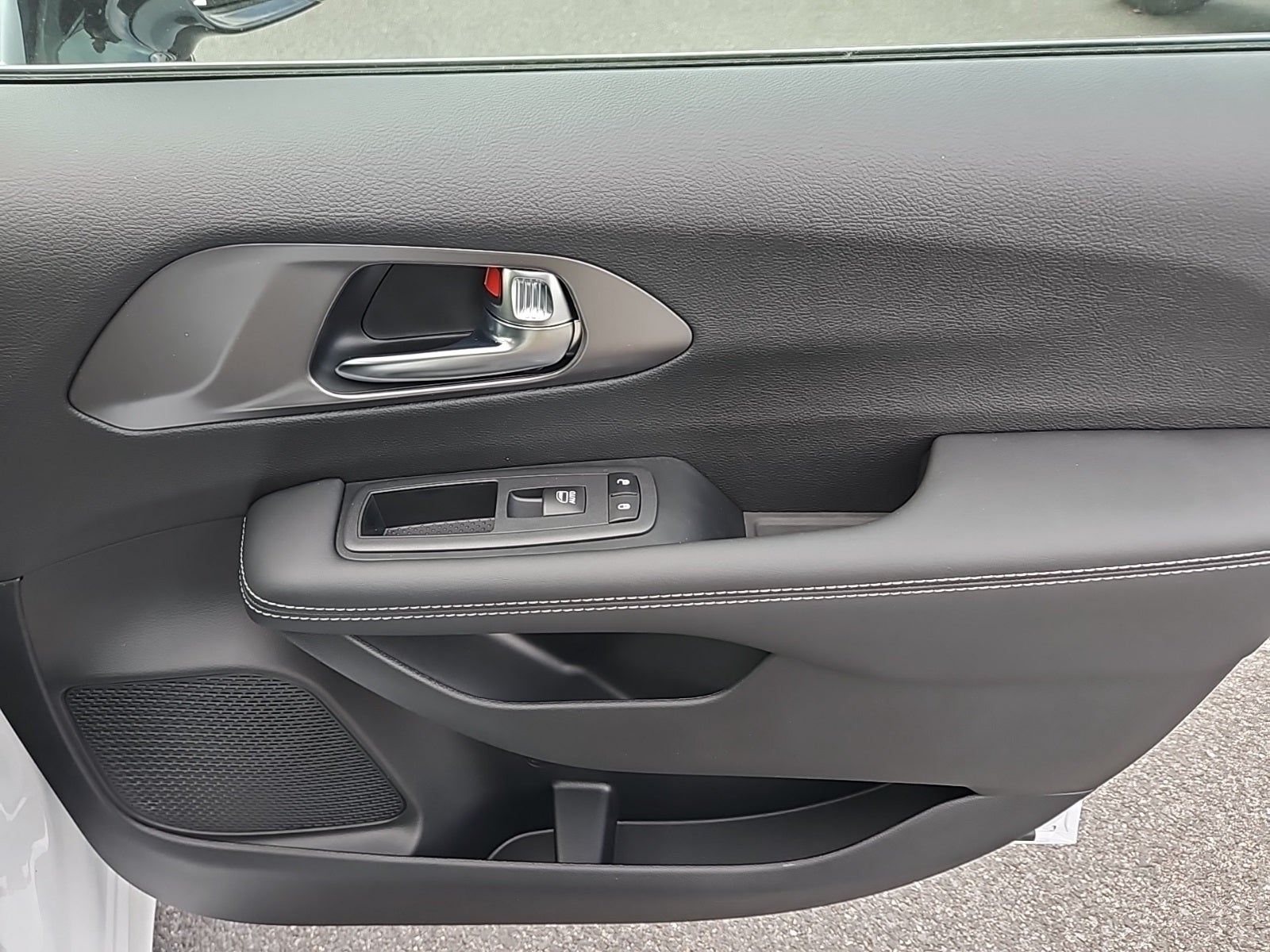 2026 Chrysler Voyager VOYAGER LX