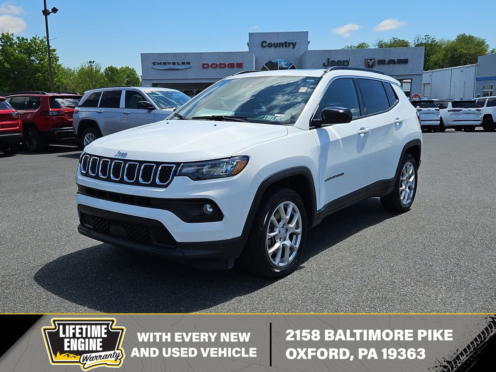 2023 Jeep Compass Latitude Lux 4X4's photo