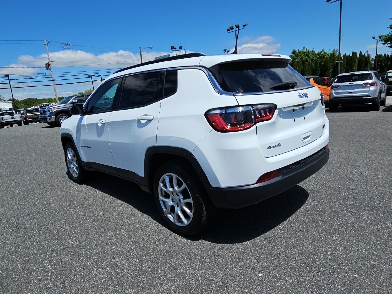 2023 Jeep Compass Latitude Lux FWD