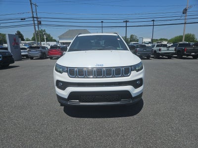2023 Jeep Compass Latitude Lux FWD
