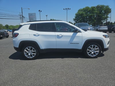 2023 Jeep Compass Latitude Lux FWD