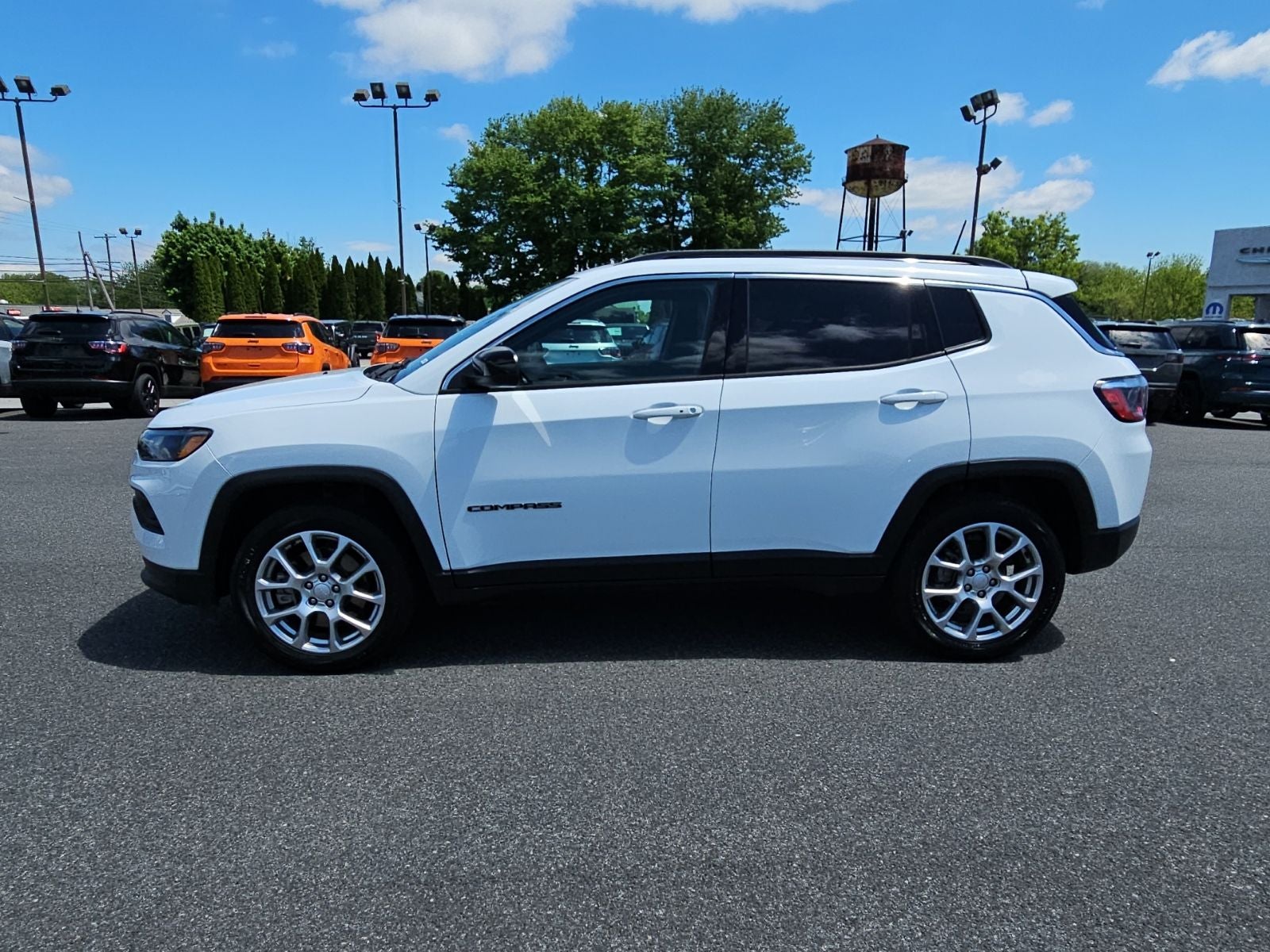 2023 Jeep Compass Latitude Lux FWD