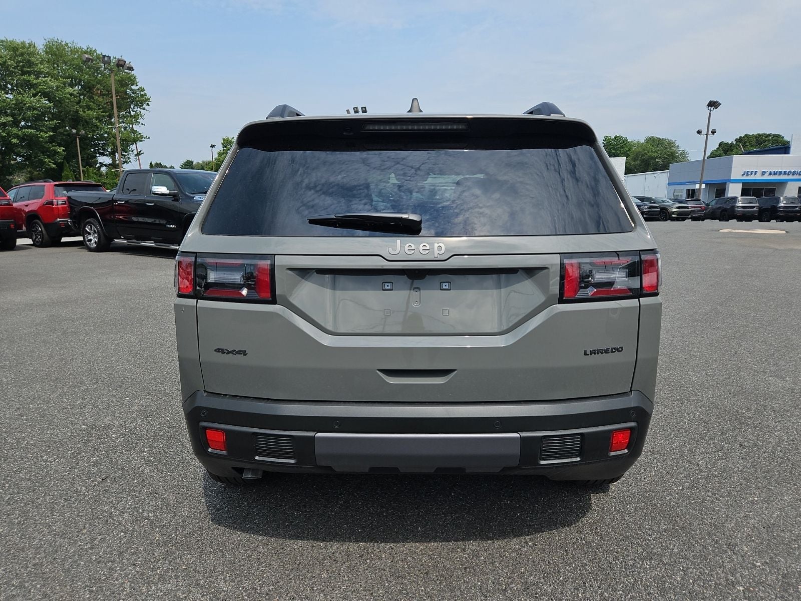 2026 Jeep Cherokee CHEROKEE LAREDO 4X4
