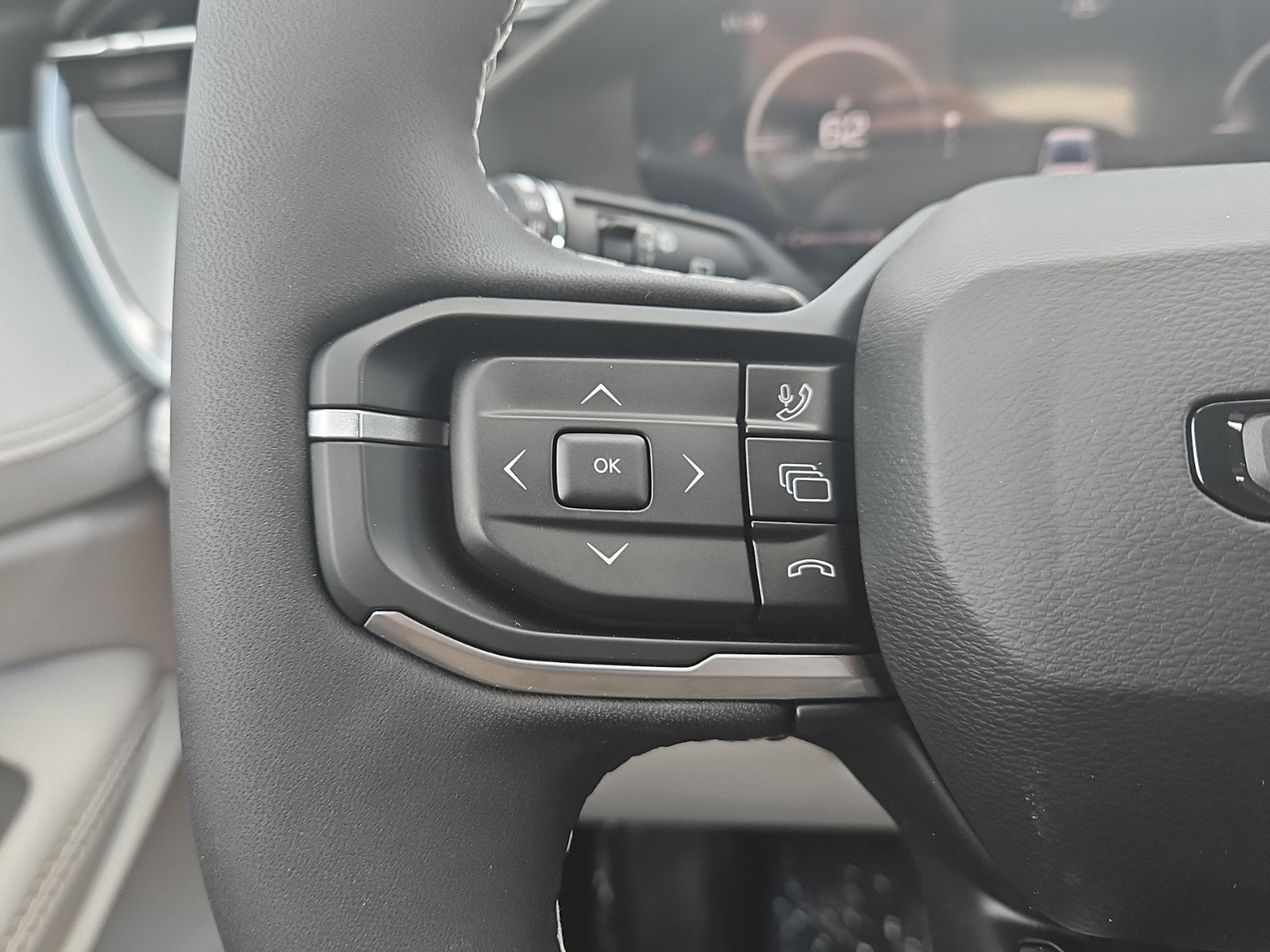 2026 Jeep Cherokee CHEROKEE OVERLAND 4X4
