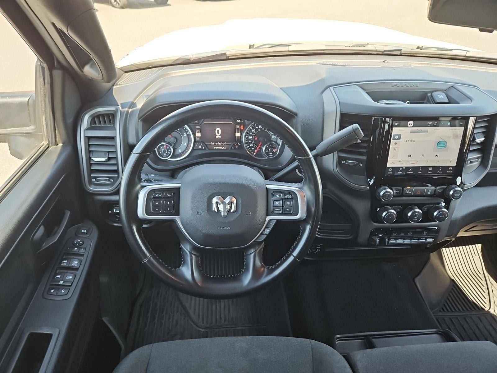 2022 RAM 3500 Tradesman Crew Cab 4x2 8' Box