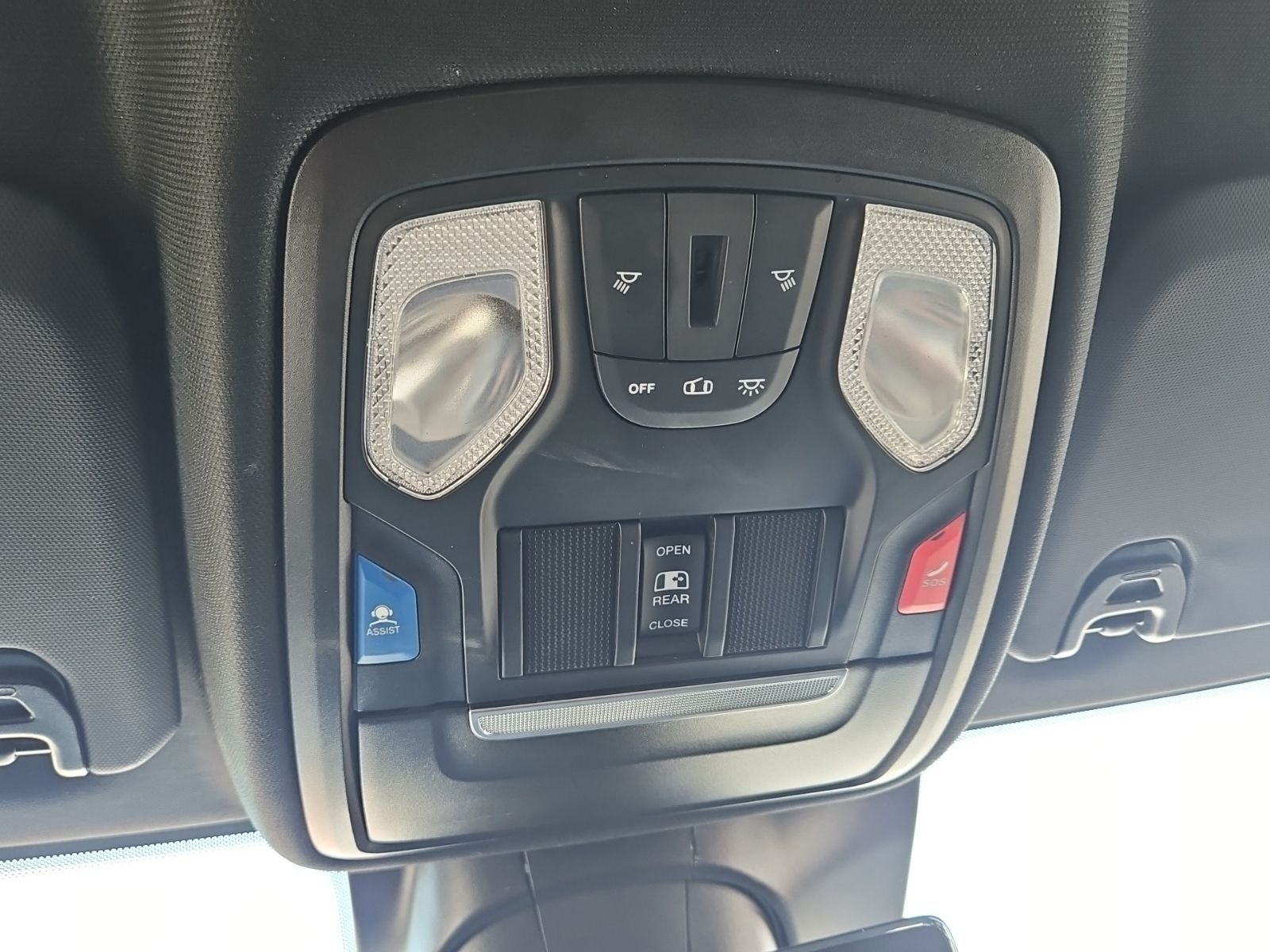2022 RAM 3500 Tradesman Crew Cab 4x2 8' Box