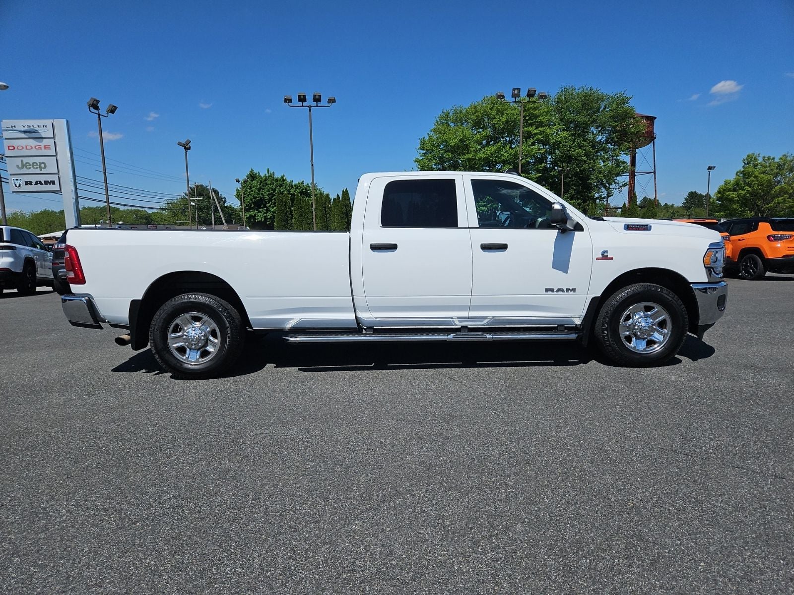 2022 RAM 3500 Tradesman Crew Cab 4x2 8' Box